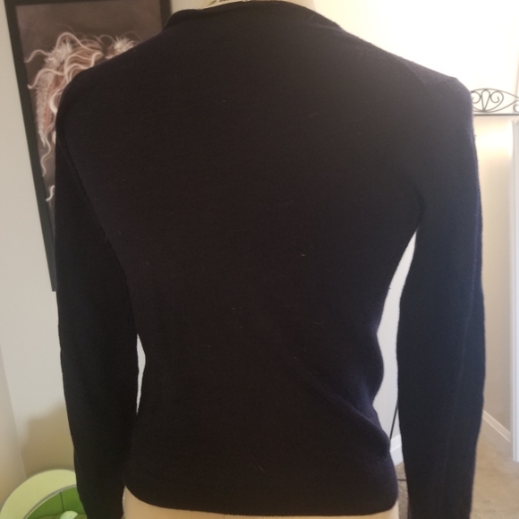Lacost v-neck sweater - Picture 3 of 3